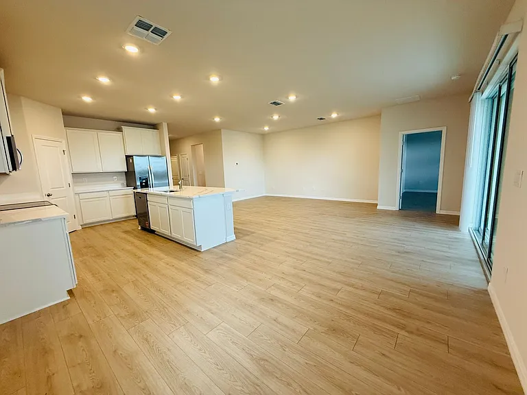 11937 Kingsley Trl — Photo 10