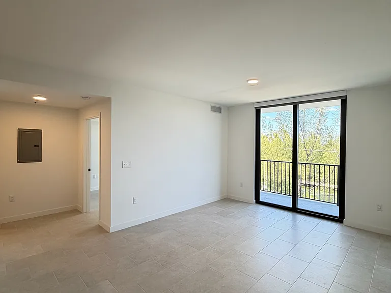 1690 NW 28th Ave #B2 — Photo 6