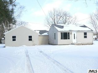 520 E Bellevue St, Leslie, MI 49251