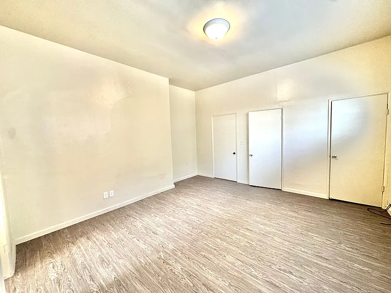 Nerny Apartments — Photo 3