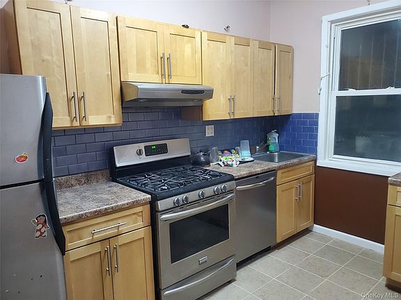 5th image of 9712 41st Avenue