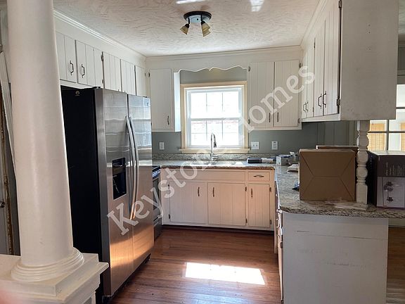 3rd image of 1 Crosby Cir