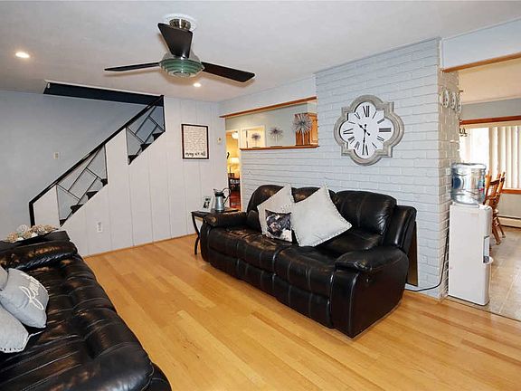 3rd image of 93 Greenbelt Ln