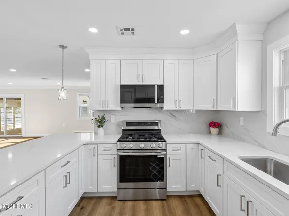 57 Innsbruck Drive, Toms River, NJ 08757