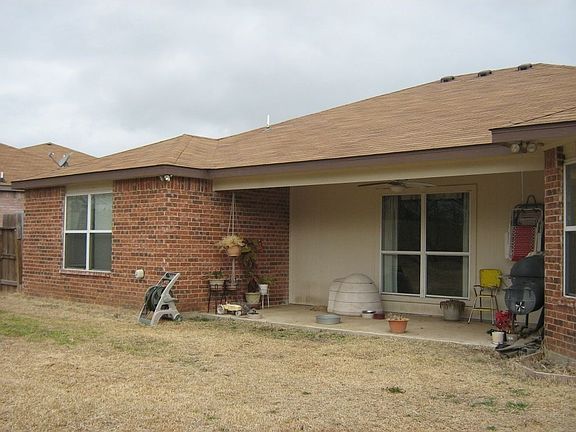 5th image of 406 Colette Ct