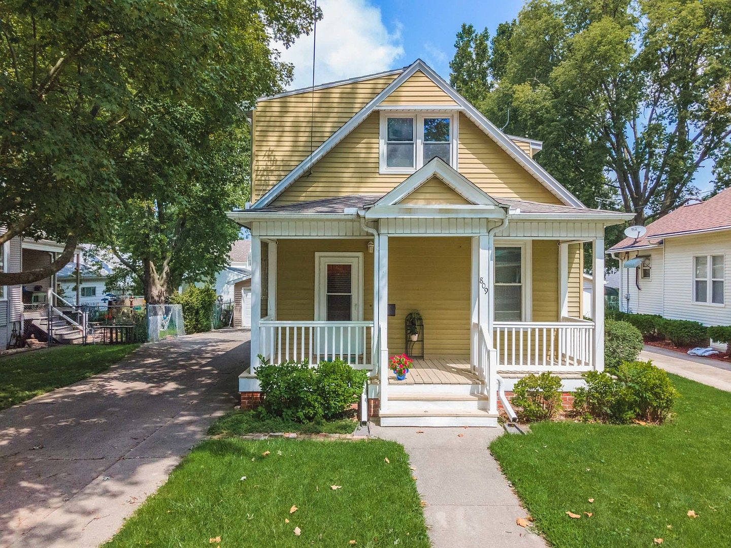 809 W Oakland Ave, Bloomington, IL 61701 Zillow