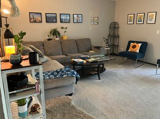 41 E Janata Blvd APT 1A, Lombard, IL