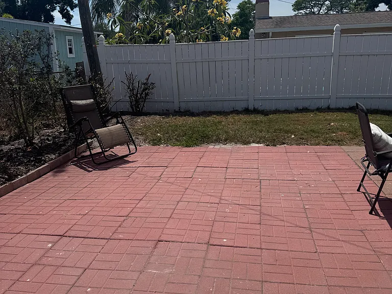 1790 Russell Dr N — Photo 22