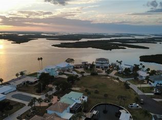 11999 W Bayshore Dr, Crystal River, FL 34429