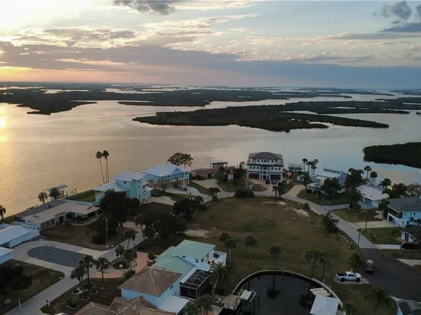 11999 W Bayshore Dr, Crystal River, FL 34429