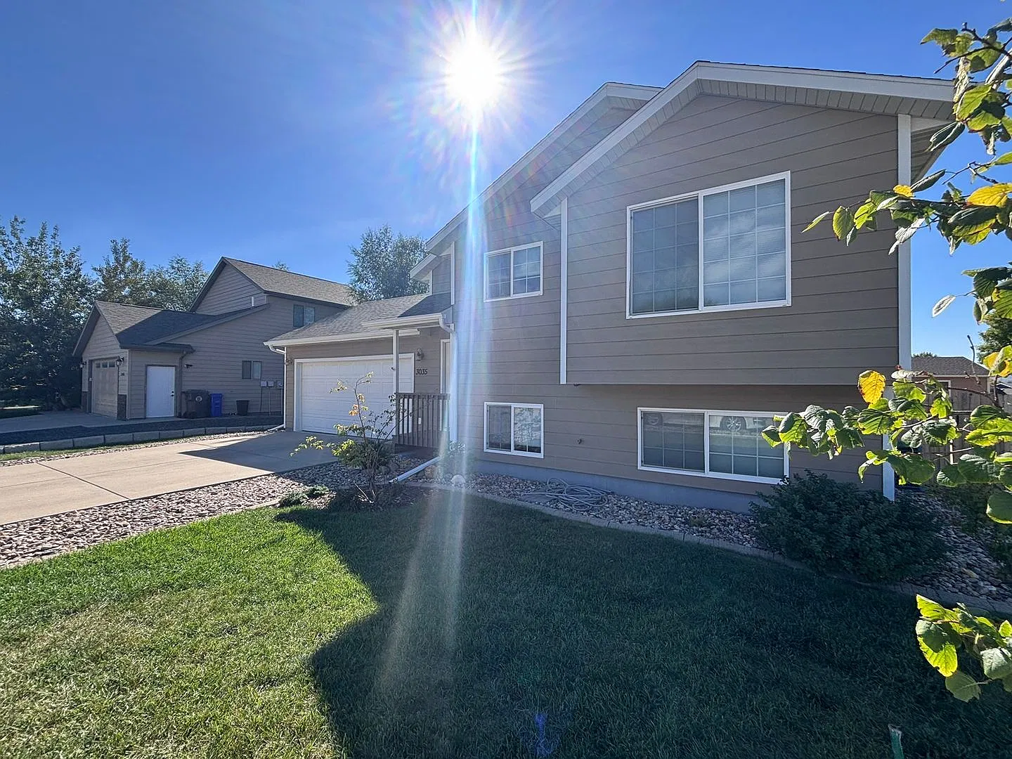 4 Bed | 2 Bath | Double Garage | Pet Negotiable | Rapid Valley — Photo 2