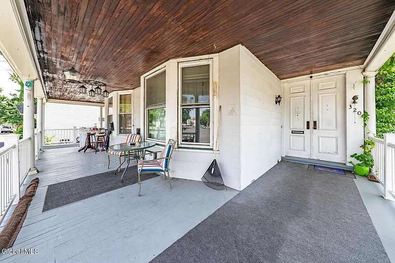 2nd image of 318-320 16th Street