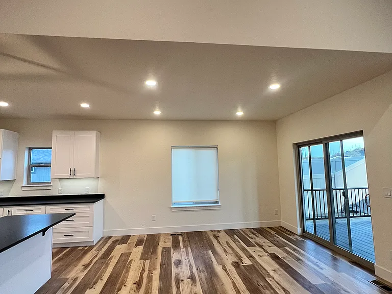 1702 E Metler Ln — Photo 17