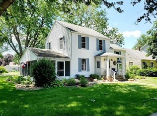 915 S 4th Ave, Washington, IA 52353