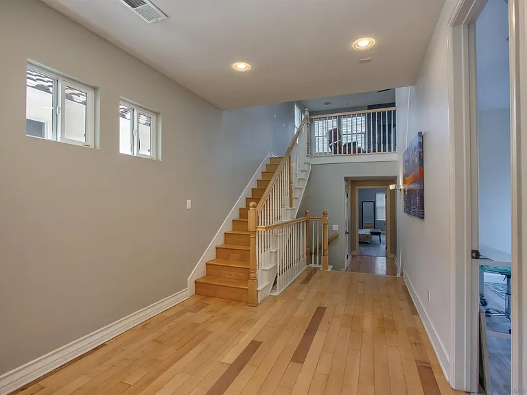 505 N Cedros N — Photo 20