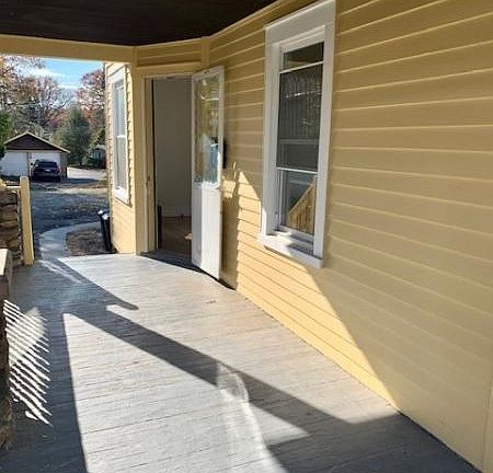 3rd image of 343 Godwin Ave