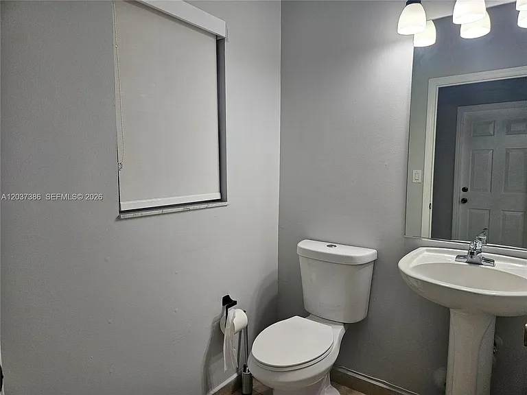 15270 SW 30th Ter — Photo 9