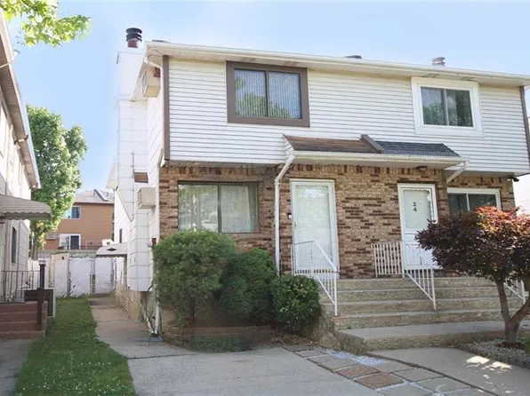 26 Blythe Pl, Staten Island, NY 10306