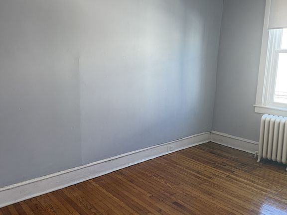 Middle Bedroom