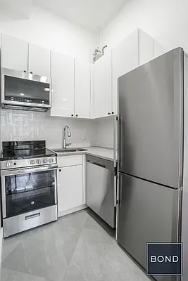 Rented by Bond New York | media 25