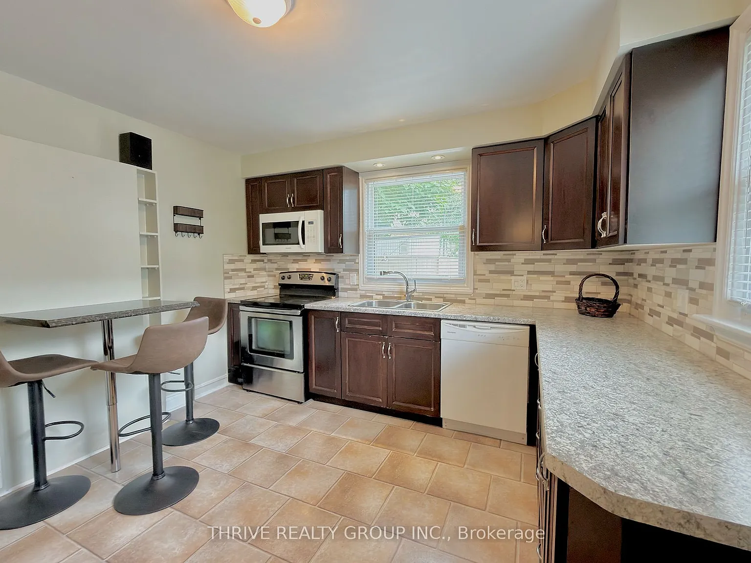 3 bed, $2,150 — Photo 3