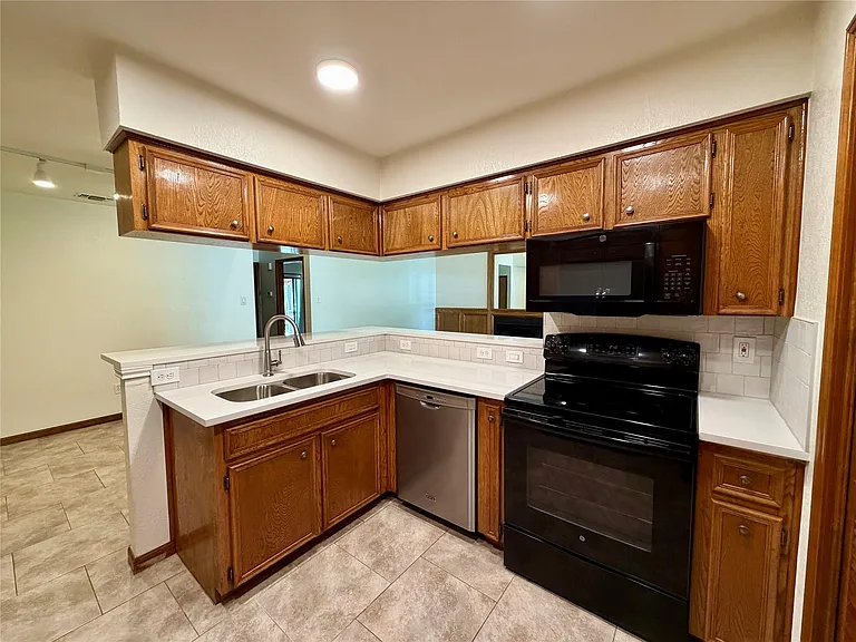349 Fantail Loop #B — Photo 9
