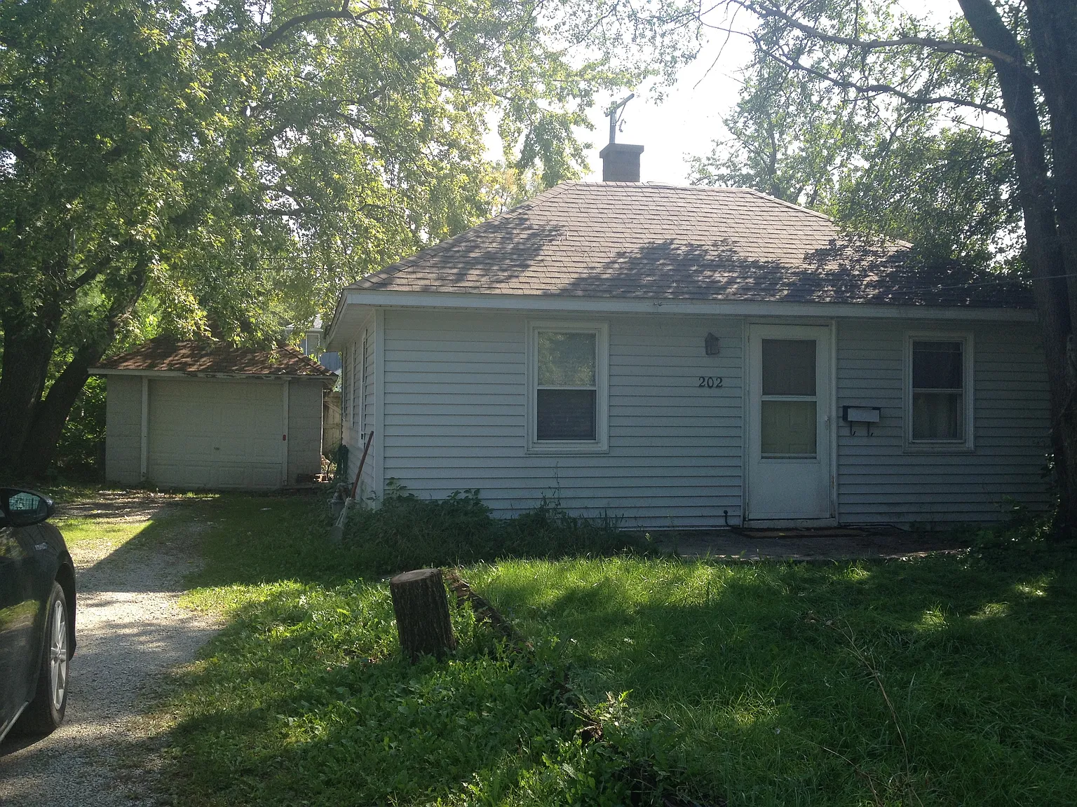 202 Anderson Ave photo 1