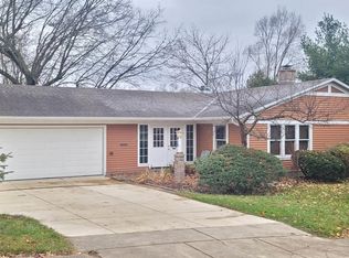 1904 Trent Way, South Bend, IN 46614