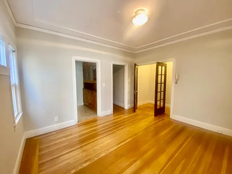 833 York St — Photo 9