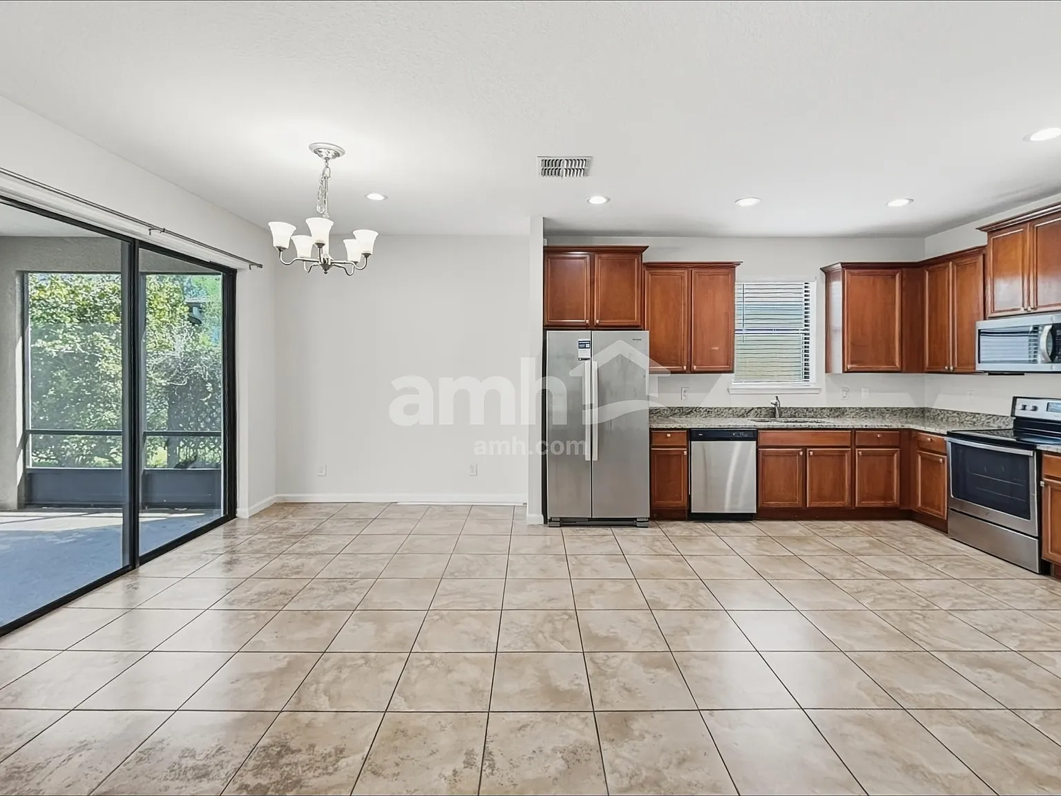 3 bed, 2.0 bath, 1443 sqft, $2,515 — Photo 4