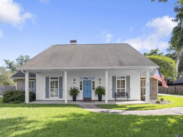 12109 Towering Oaks Dr, Baton Rouge, LA 70810