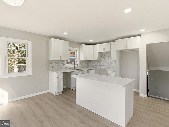 5th image of 102 Dawn Dr