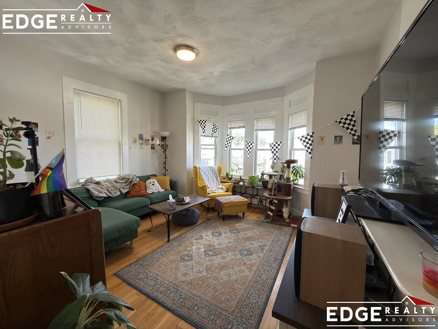 3 bed, 1.0 bath, $3,100 — Photo 4