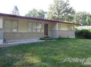 2240 Heritage Dr, Saint Louis, MO 63136