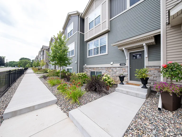 1518 Timberwood Ln — Photo 30