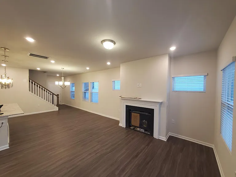 321 Diversity Way — Photo 13
