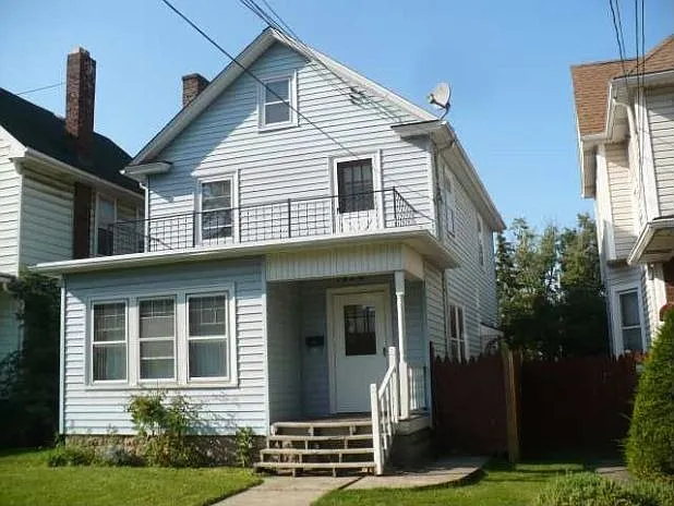 1826 Niagara Ave photo 1