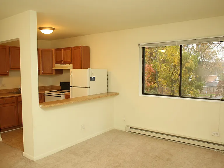 Lynnhaven Apartments — Photo 23