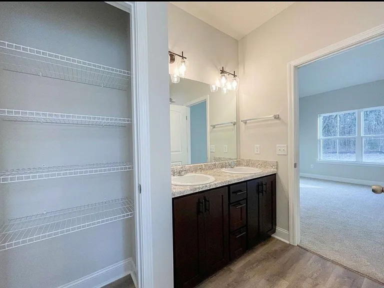 673 Meloney Dr — Photo 6
