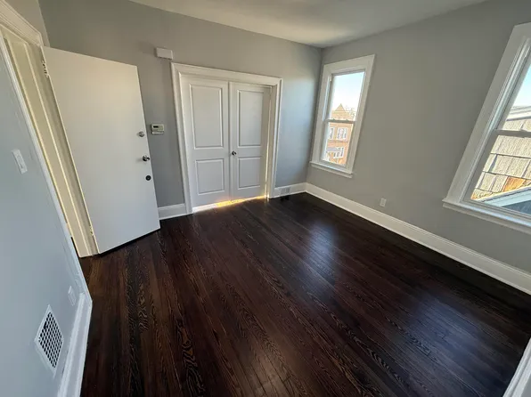 308 Pearsall Avenue image 11 of 12