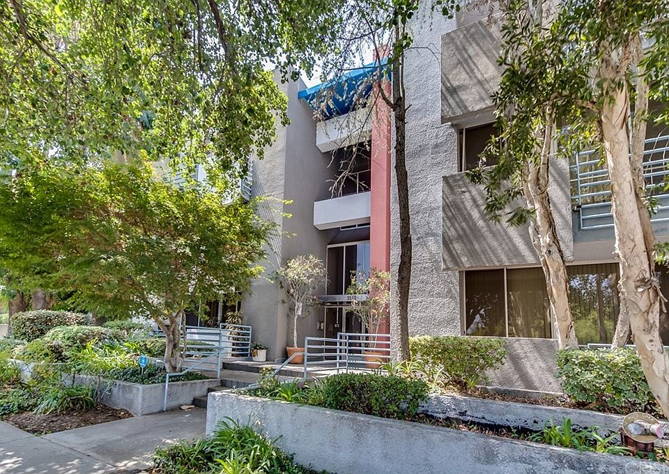 1st image of 5151 Balboa Blvd Unit 206