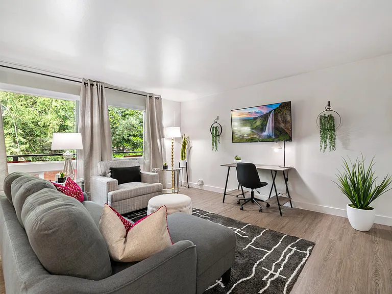 Bellevue Way SE — Photo 4