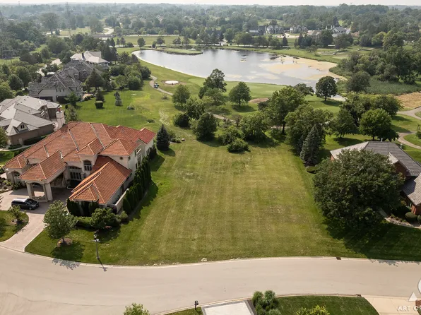 7 Ruffled Feathers Dr, Chicago, IL 60439