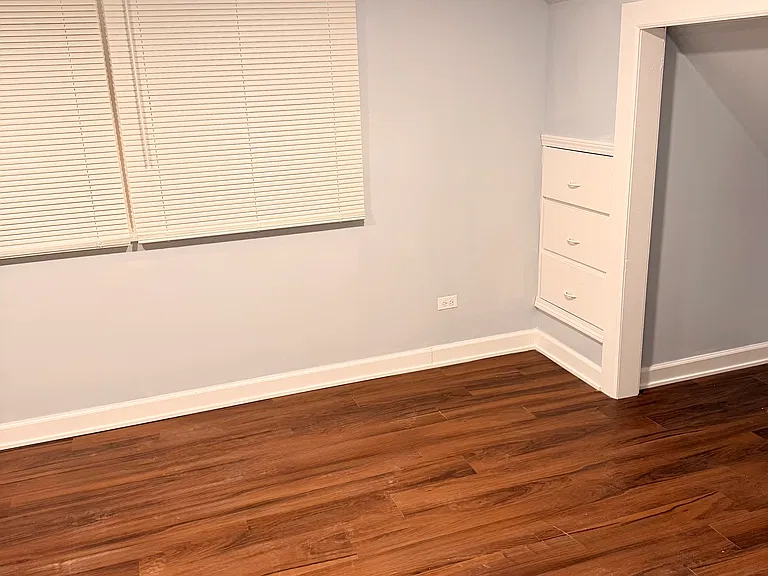 14305 Irving Ave #2 — Photo 5