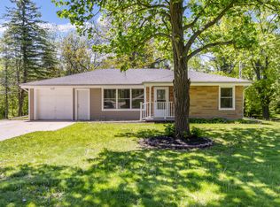 S51W25557 Glendale Rd, Waukesha, WI 53189