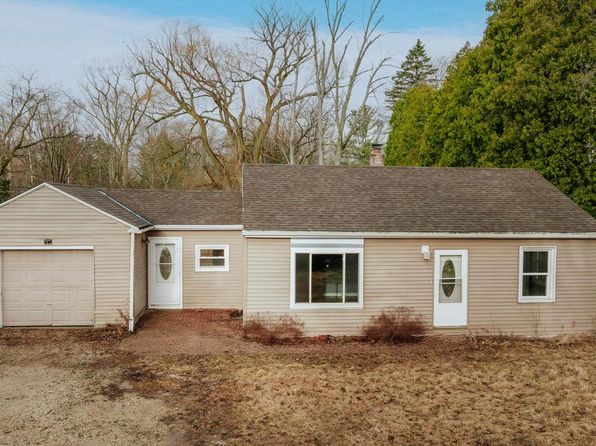 9915 North Port Washington LANE, Mequon, WI 53092