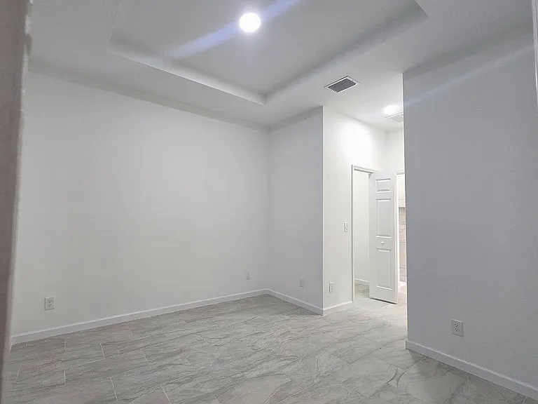 444 Genoa Ave S — Photo 31