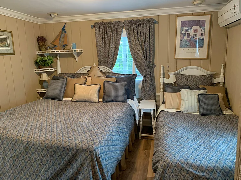 7 Kerr Ave #2 — Photo 29