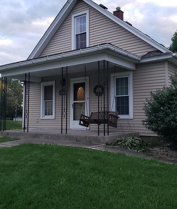 1st image of 301 2nd St