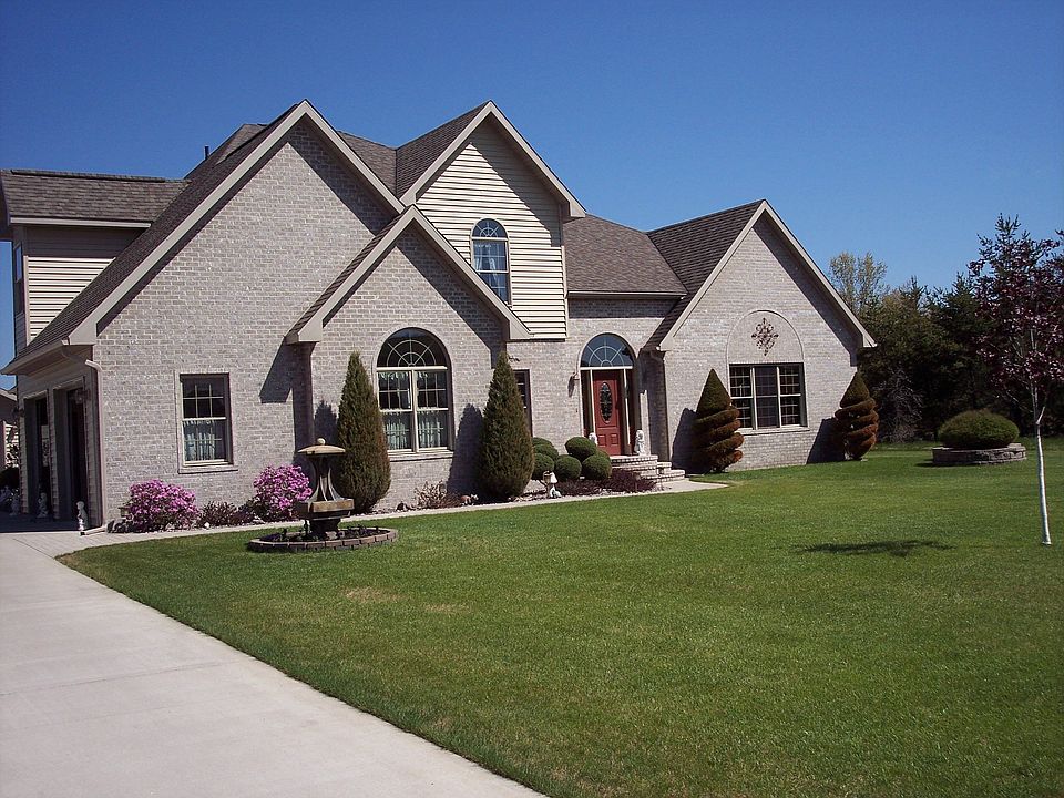 1st image of 7541 Club House Dr
